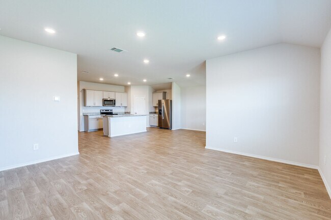 Foto del edificio - 4-BEDROOM NEW CONSTRUCTION IN SWENSON HEIG...