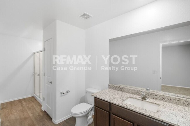 Foto del edificio - Space That Works for Multi-Generational Living!