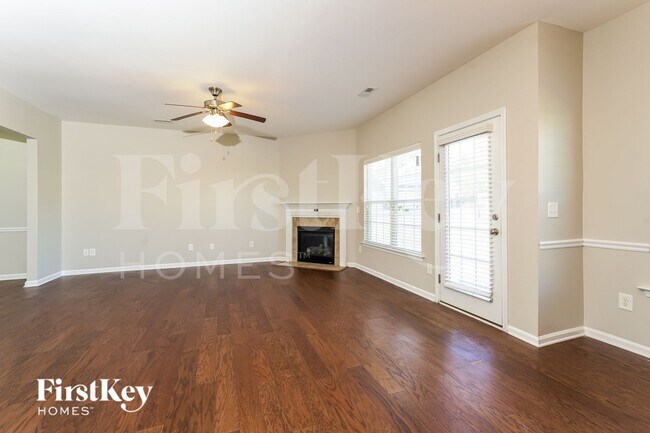 Foto del edificio - 101 Claystone Dr