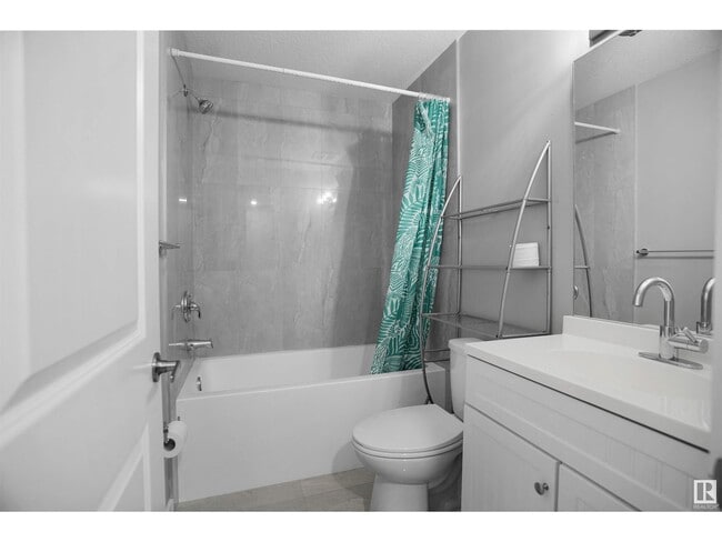 Building Photo - 2333 Wonnacott Crescent