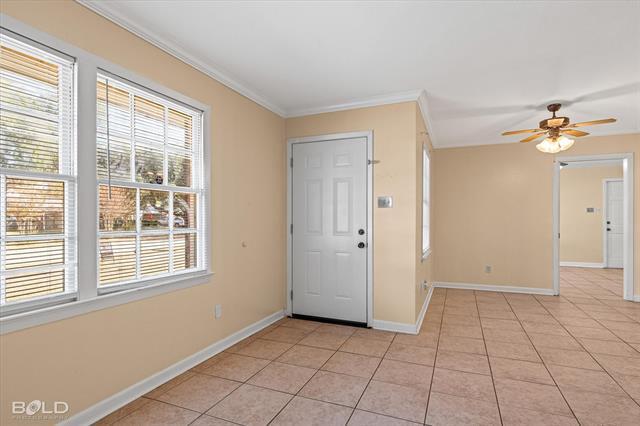 Foto del edificio - 2710 Higgins Dr