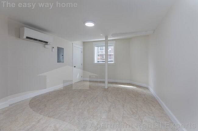 Building Photo - 3 Linnaean St