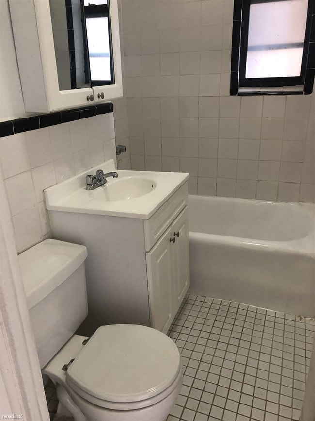 Building Photo - 1 br, 1 bath  - 1075 Edison Ave