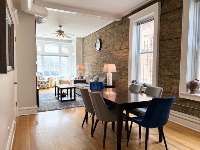 Foto del edificio - 1746 W Beach Ave