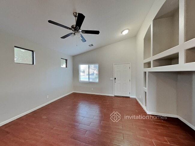 Building Photo - 2555 W Lynne Ln