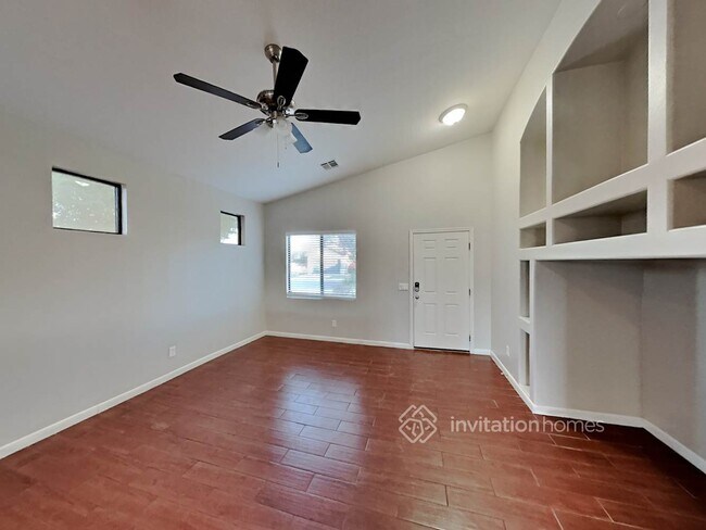 Foto del edificio - 2555 W Lynne Ln