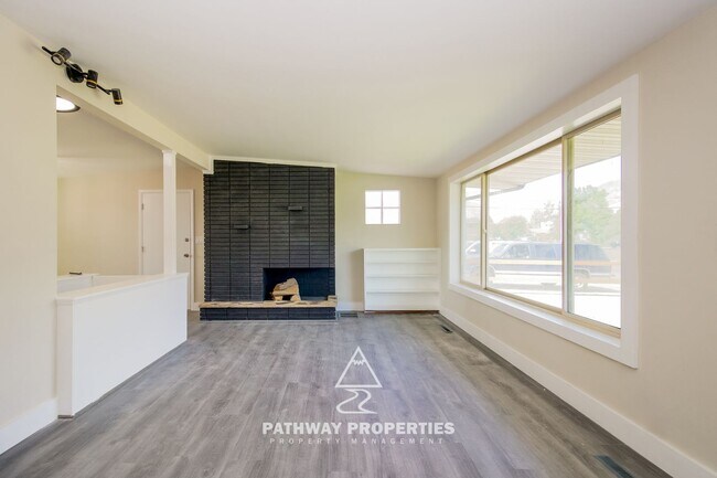 Building Photo - Charming 5-Bedroom Home in Provo’s Cottonw...