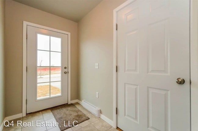 Building Photo - 2255 Bison St