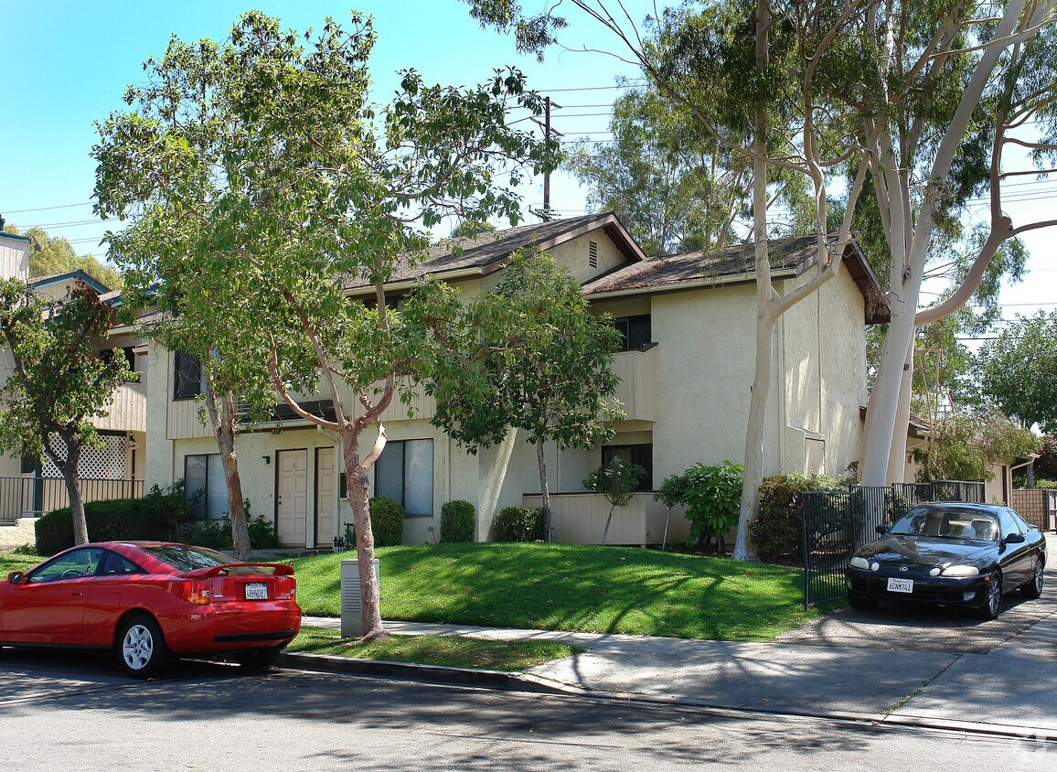 Primary Photo - 23192 Saguaro St