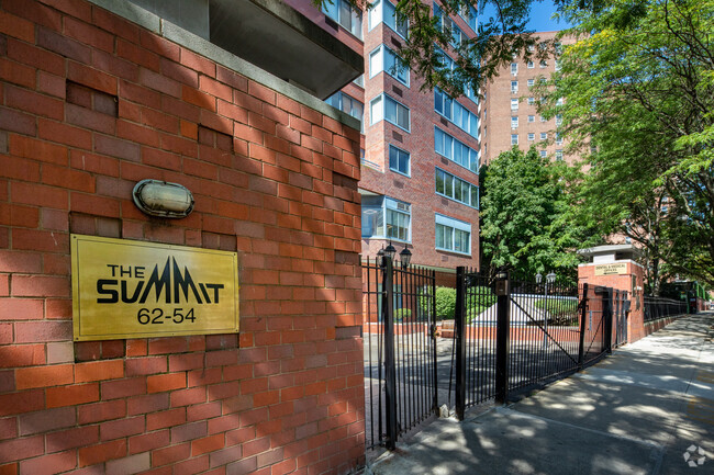 Entrance - The Summit
