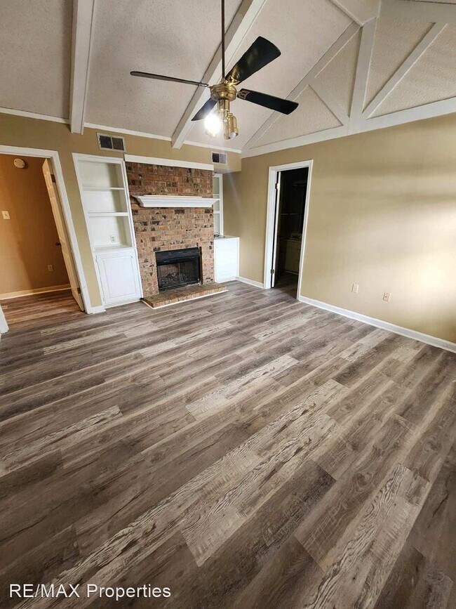 Foto del edificio - 3 br, 3 bath House - 4924 Stumberg Lane