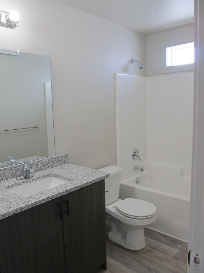 Foto del edificio - 6277 N Freedom Rd