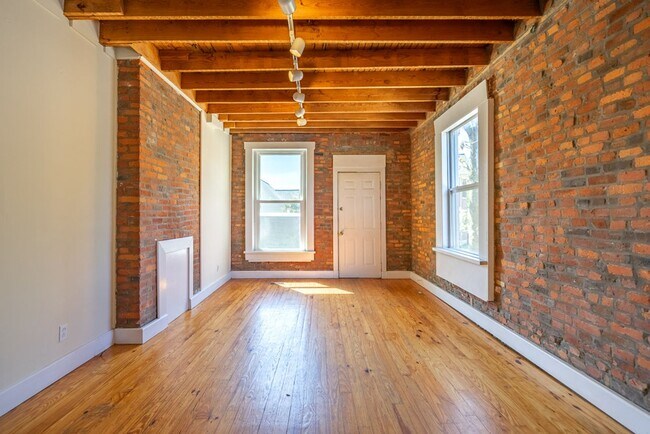 Foto del edificio - 556-558 W. 2nd Ave