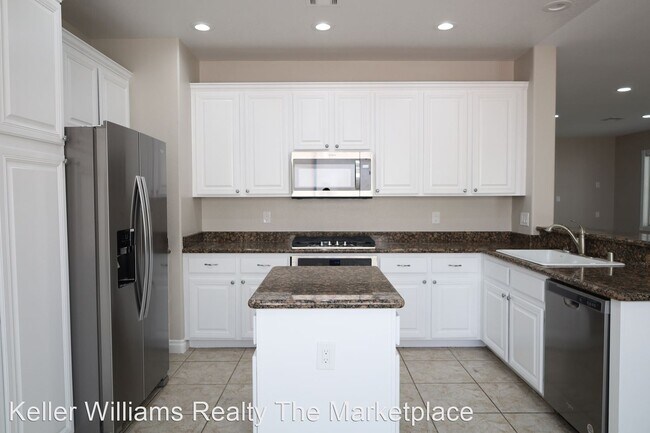 Foto del edificio - 4 br, 4 bath House - 861 Brunellos Ave