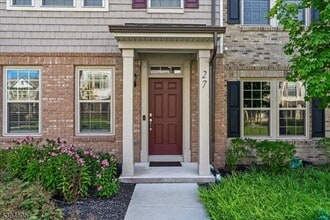 Building Photo - 27 Gala Ct