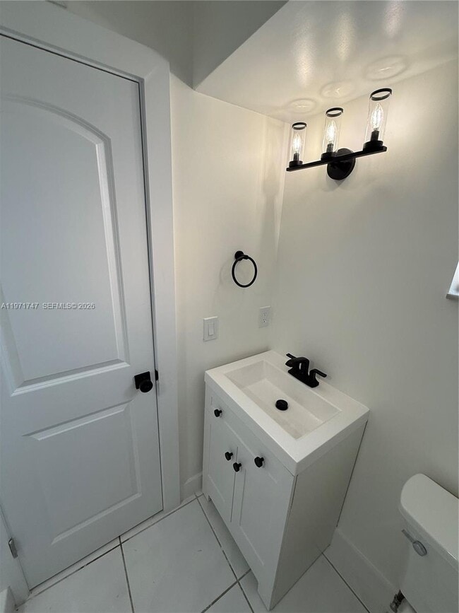 Foto del edificio - 8821 W Flagler St