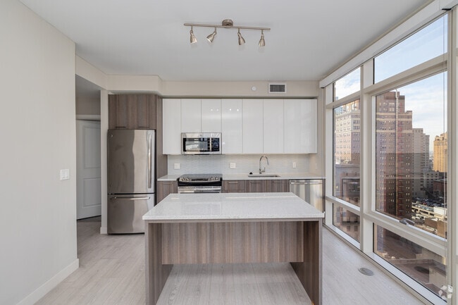 Interior Photo - 1213 Walnut