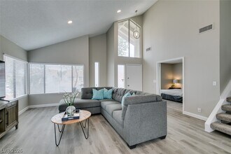 Building Photo - 6585 Minton Ct