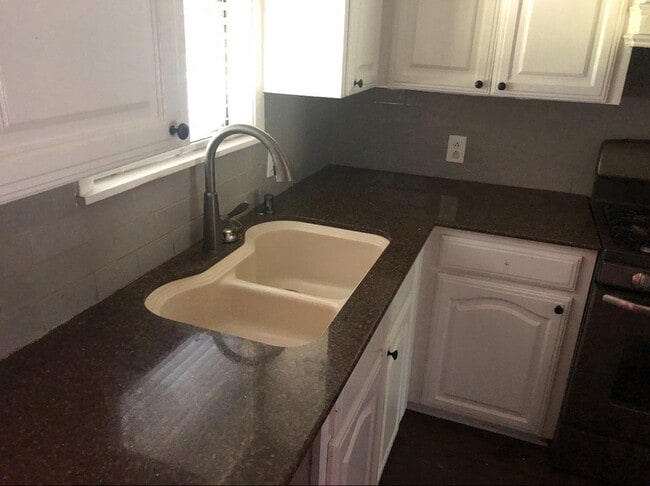 Foto del edificio - 8132 Hobbs Dr