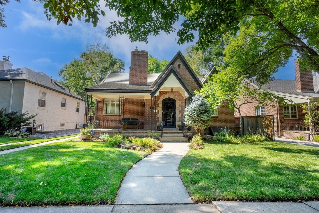Primary Photo - 1065 S Clayton Way