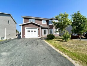 Building Photo - 76 Hollyberry Dr