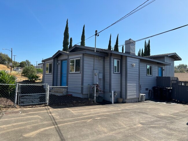 Building Photo - 9234 -9236 Winter Gardens Blvd