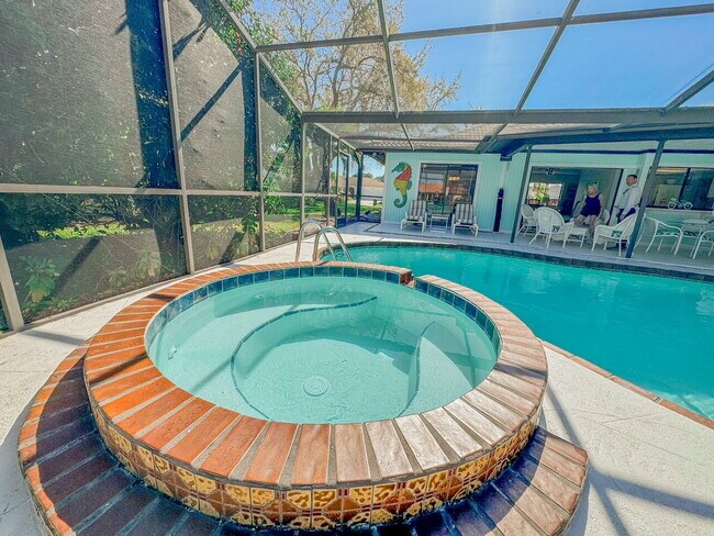 Foto del edificio - Gorgeous pool and spa home in central Sarasota