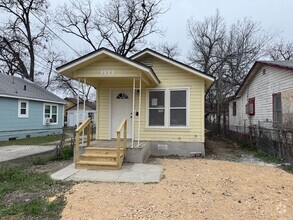 Building Photo - 1323 Chalmers Ave