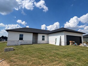 Building Photo - 5489 Boundry Rd
