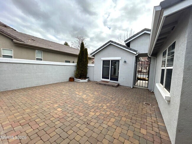 Building Photo - 3084 10 Mile Dr