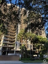 Building Photo - 2843 S Bayshore Dr