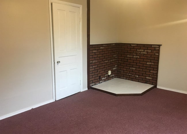 Building Photo - 400 Willett St