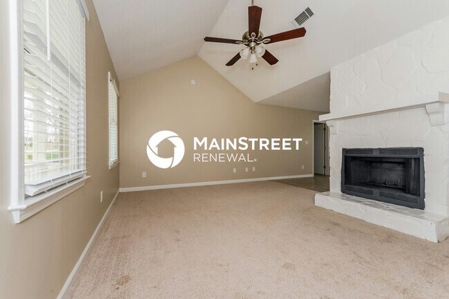 Building Photo - 3 Bedroom Pet-Friendly Home in Stockbridge, GA with Main Street Renewal