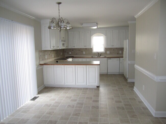 Building Photo - 120 Jacobs Ridge Dr