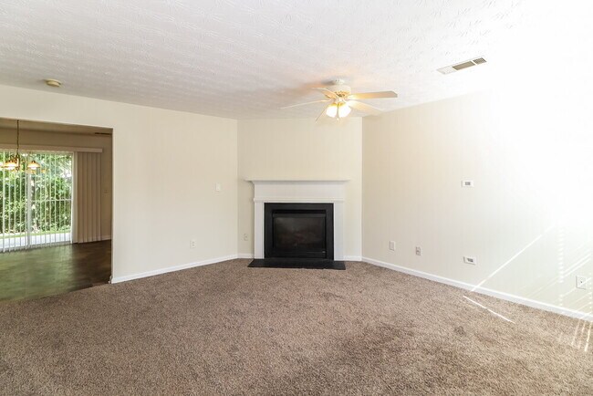 Building Photo - 260 Springbottom Ct SE