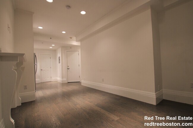Foto del edificio - 270 Newbury St