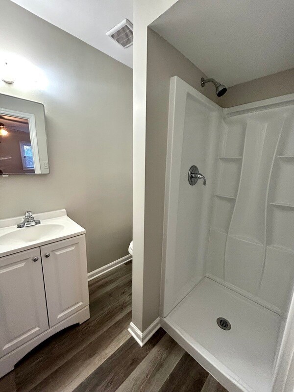 Building Photo - 3812 Rosehaven Dr