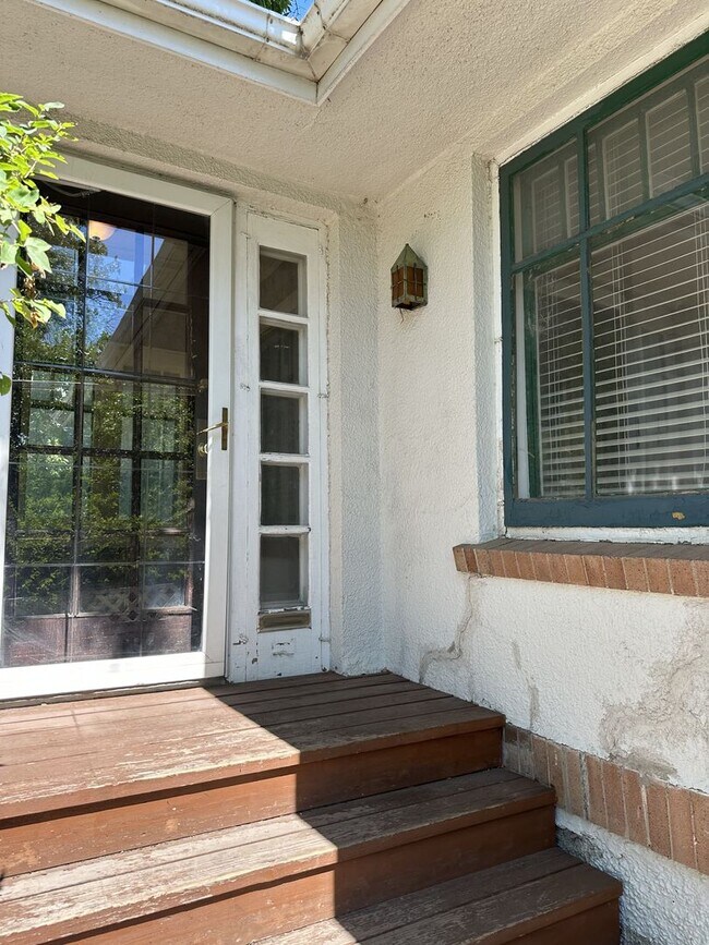 Foto del edificio - Large Craftsman Style Home