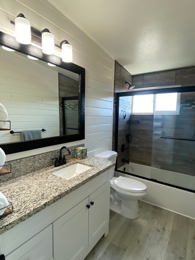 Foto del edificio - 7614 Northeast Cir