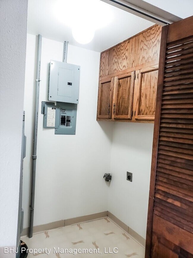 Building Photo - 1333 Sugarview Dr