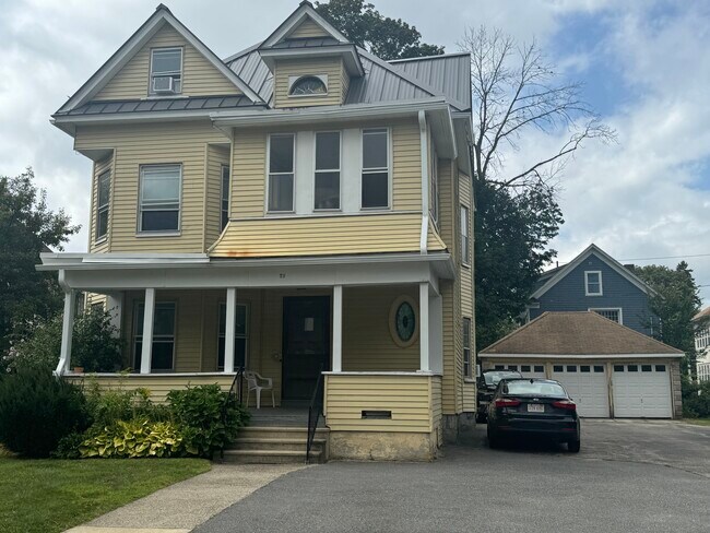 Building Photo - 29 Roxbury St