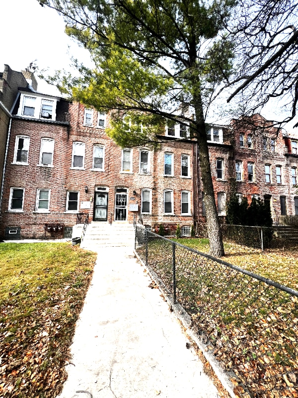 Building Photo - 10410 S Maryland Ave