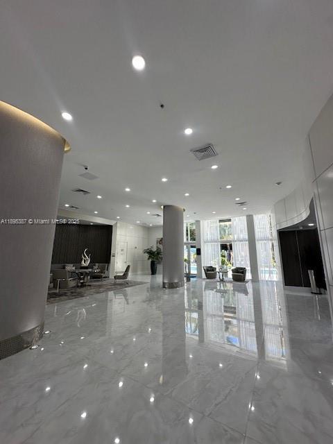 Building Photo - Stylish 2BR/2BA Apartment in Aventura Reso...