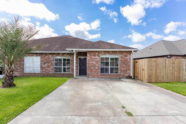 Foto del edificio - 9540A Lindale Ave