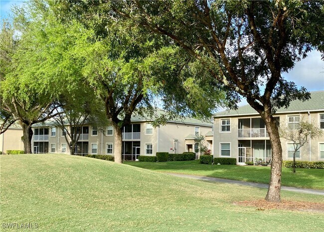 Foto del edificio - 3455 Laurelgreens Ln S