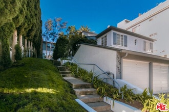 Building Photo - 1725 Malcolm Ave
