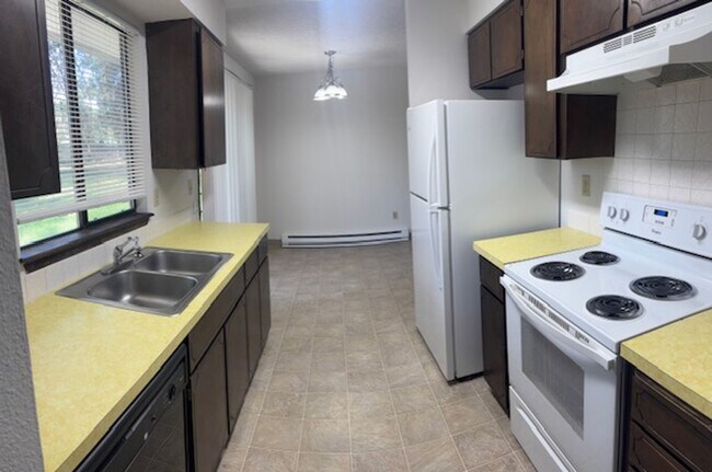 Building Photo - 1094