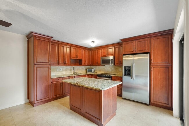 Building Photo - 2060 SW 90th Ave