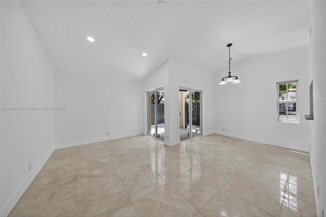 Foto del edificio - 1545 Springside Dr