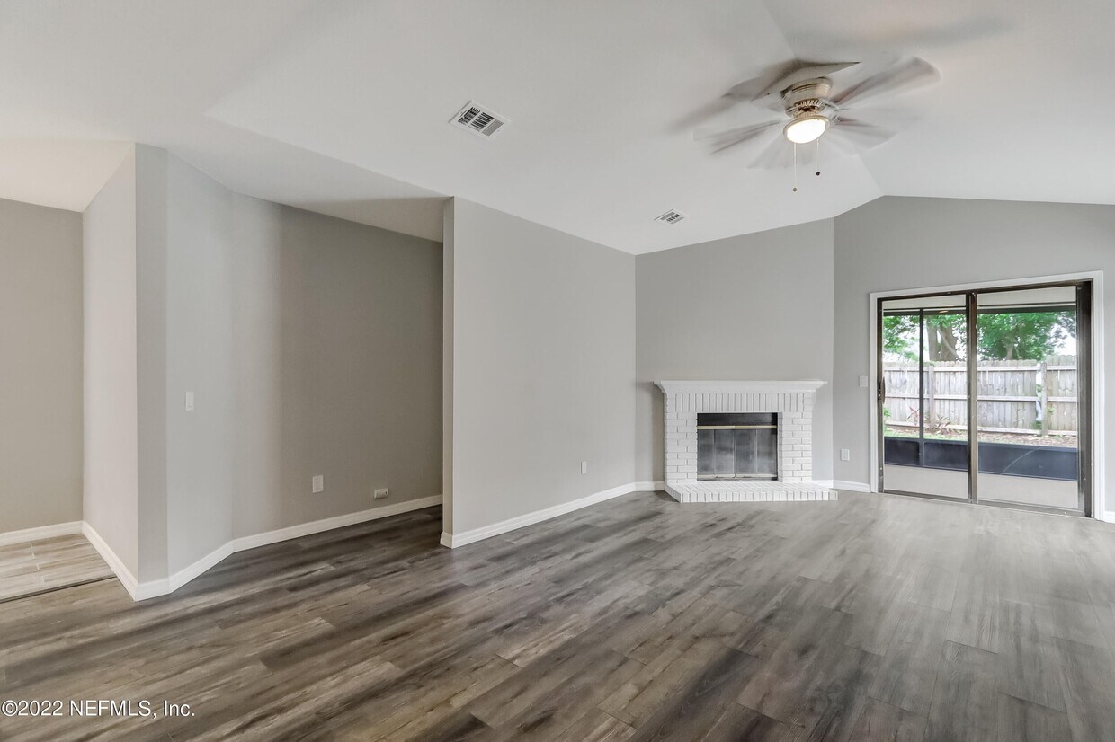 Foto principal - 3807 Millpoint Dr